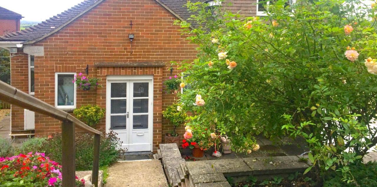 Healing Waters Sanctuary For Exclusive Private Hire And Self Catering Board, Vegetarian, Alcohol & Wifi Free Retreat In Glastonbury Exteriér fotografie