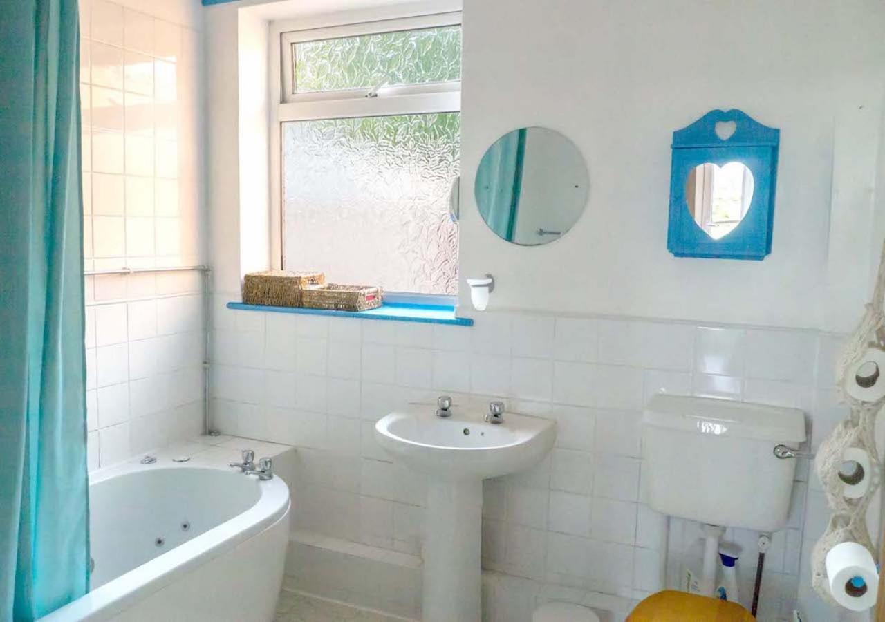 Healing Waters Sanctuary For Exclusive Private Hire And Self Catering Board, Vegetarian, Alcohol & Wifi Free Retreat In Glastonbury Exteriér fotografie